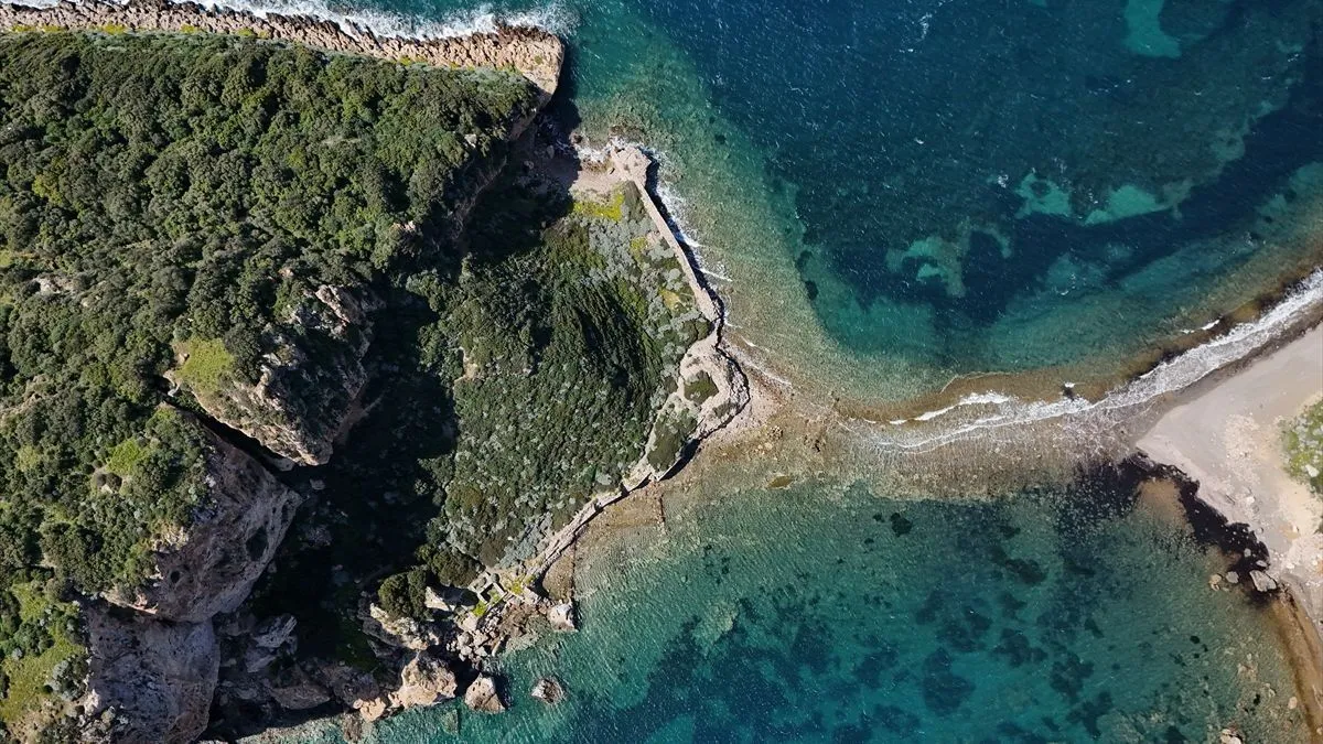 İzmir’in sakinliğini doğayla buluşturan Seferihisar ilçesinde keşfedilmeyi bekleyen, benzersiz bir