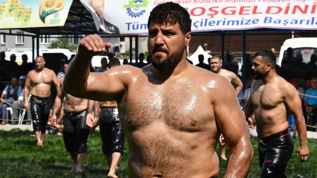 Cumhuriyet tarihinin en genç başpehlivanı unvanına sahip milli sporcu Recep