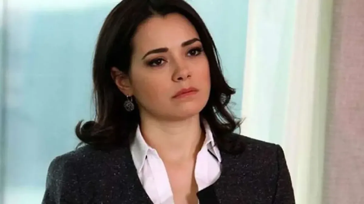 Oyuncu Özgü Namal Çocuklarıyla Trafik Kazası Geçirdi! ozgu namal kaza mi gecirdi ozgu namal kimdir nerelidir saglik durumu iyi mi - Marmara Bölge Gazetesi