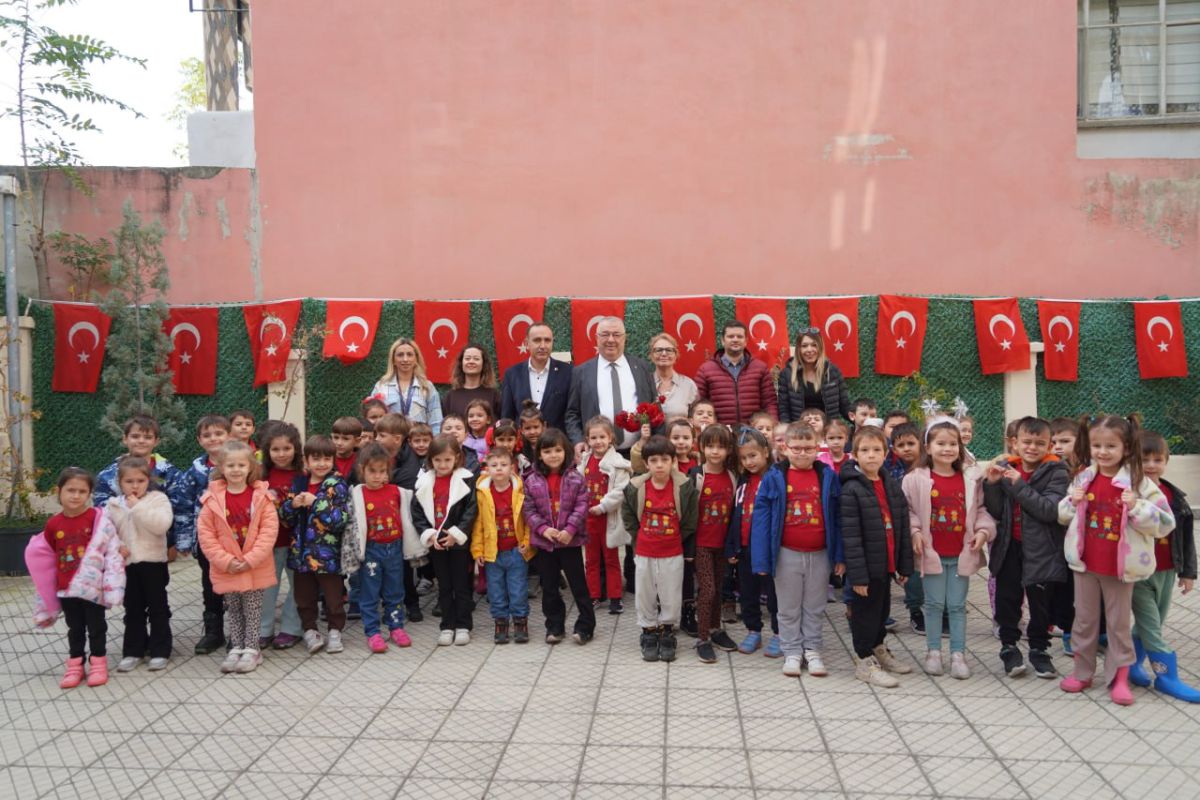 Edremit’te Atatürk Kültür Evi’ne Ziyaretçi Akını! photo 2025 11 06 11 59 25 - Marmara Bölge Gazetesi