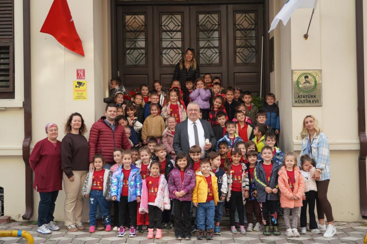 Edremit’te Atatürk Kültür Evi’ne Ziyaretçi Akını! photo 2025 11 06 11 59 27 - Marmara Bölge Gazetesi