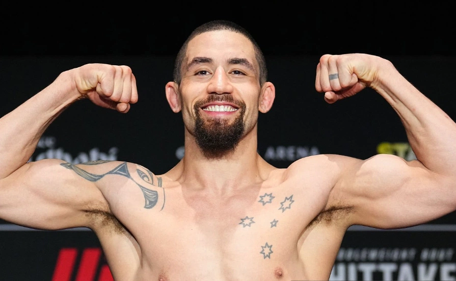 Robert Whittaker Kimdir? Avustralya’nın Güç Sembolü Arenayı Sallıyor robert whittaker teeth after dental implants - Marmara Bölge Gazetesi