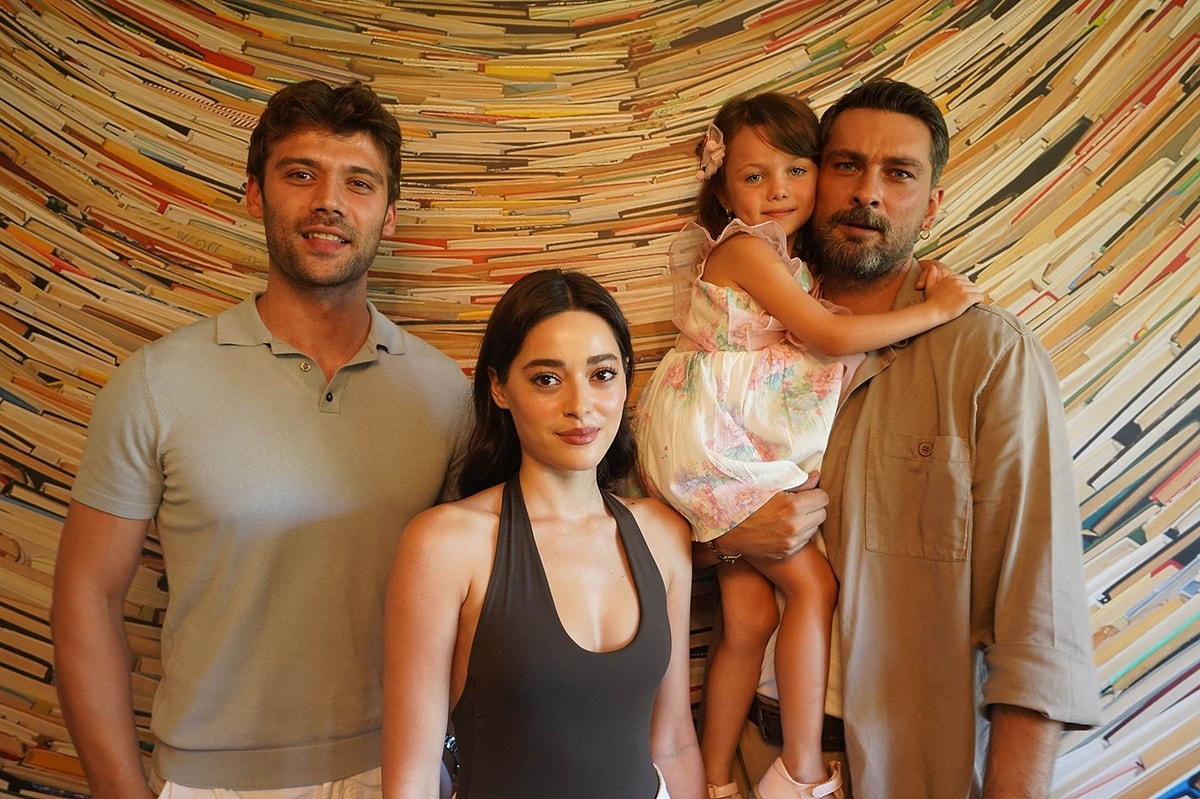 Aynadaki Yabancı Dizisi Finale Gidiyor! s 1d1086b39feb24f3433df77b9e3d6ddb3ce7f330 - Marmara Bölge Gazetesi