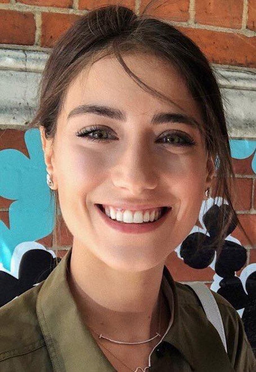 Hazal Kaya’nın Değişen Gülüşü Gündemde s 380bc764548ca474c937d12d8d8f2a6348abaea7 - Marmara Bölge Gazetesi