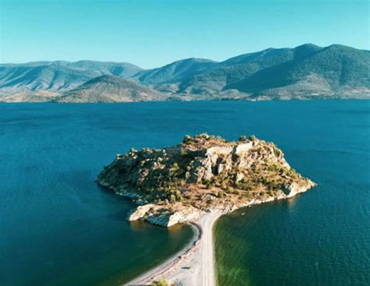 Aydın’ın batısında, Ege’nin özgün ruhunu taşıyan Söke ilçesi; bakir doğası,