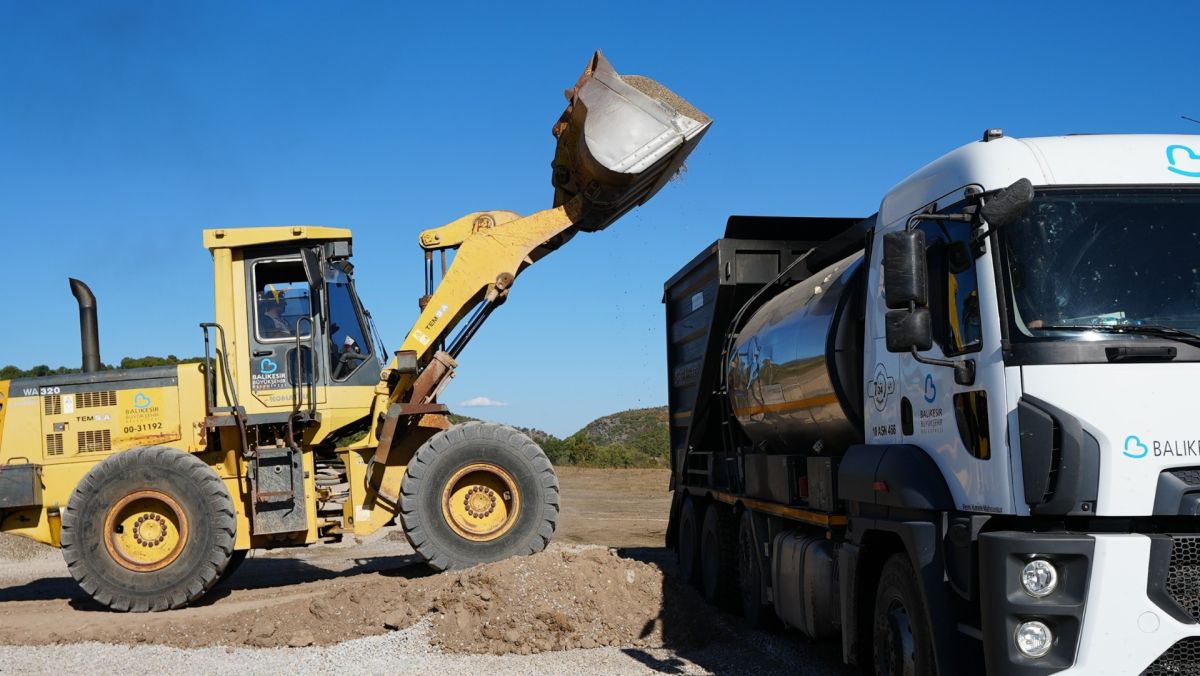 Balıkesir Büyükşehir Belediye Başkanı Ahmet Akın, seçim döneminde vatandaşlara verdiği