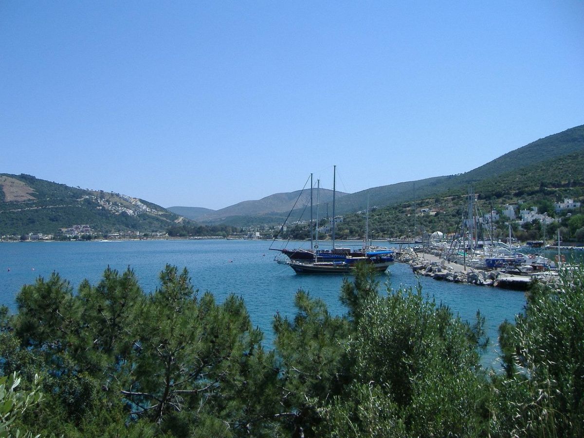 Torba Plajı, Bodrum’un gürültüsünden uzak, doğayla iç içe bir tatil