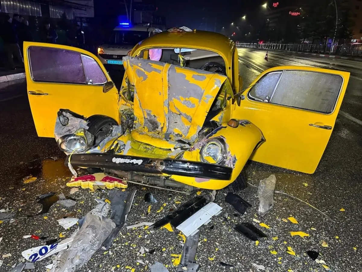 usakta can pazari sarkici kiracin ekibini tasiyan otobus kazaya karisti 1661653 202511300639 20251130063955 3 1 - Marmara Bölge Gazetesi