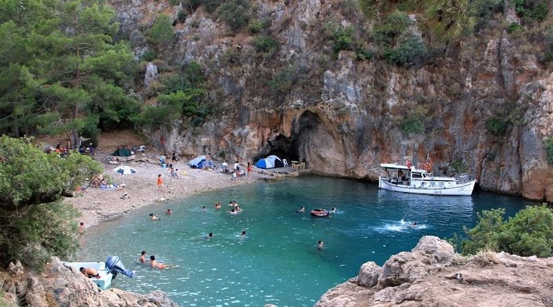 Akdeniz’in en bakir noktalarından biri olan Korsan Koyu, berrak denizi