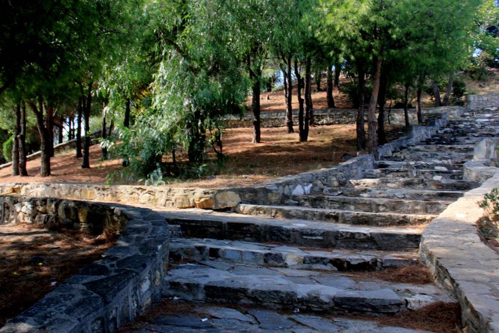 İzmir’in Konak ilçesine bağlı Göztepe semtinde yer alan Susuzdede Parkı,