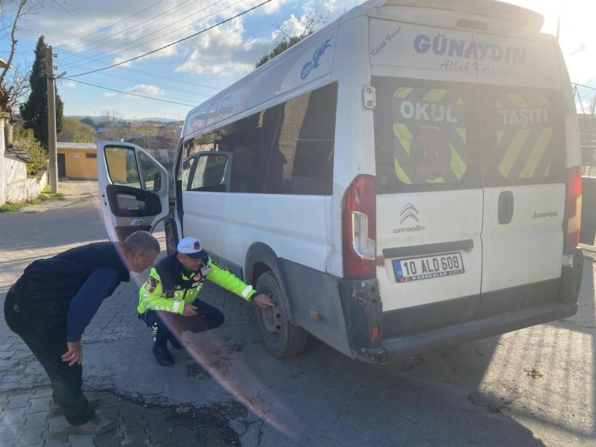 Okul Önlerinde Sıkı Tedbir: Balıkesir’de Binlerce Araç Denetlendi! 2 - Marmara Bölge Gazetesi