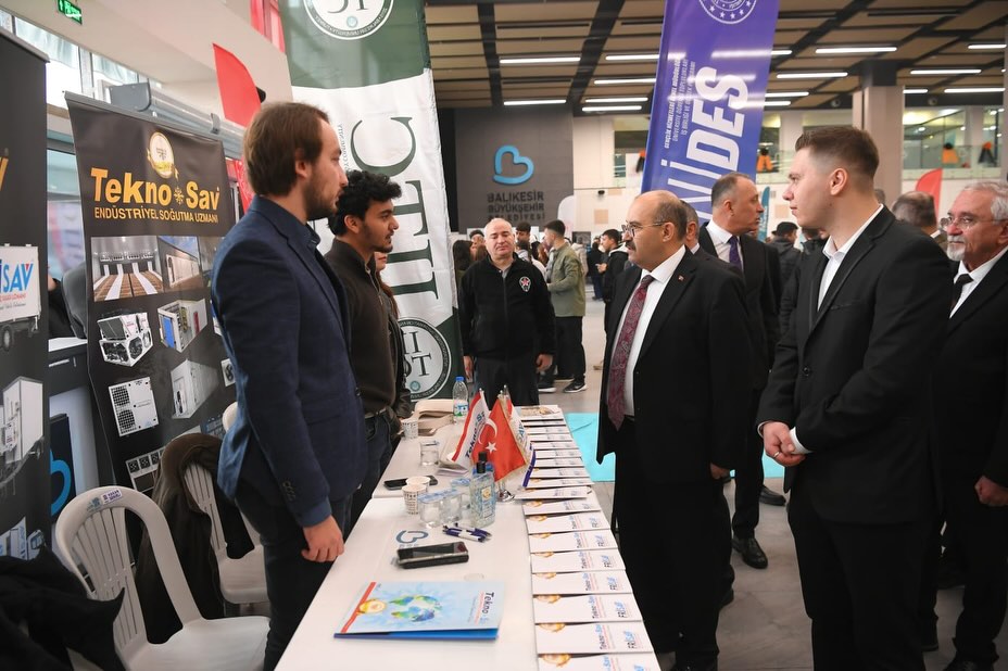 ÜNİDES Destekli Endüstriyel Fuar Gençleri Sektörle Buluşturdu! 4 8 - Marmara Bölge Gazetesi