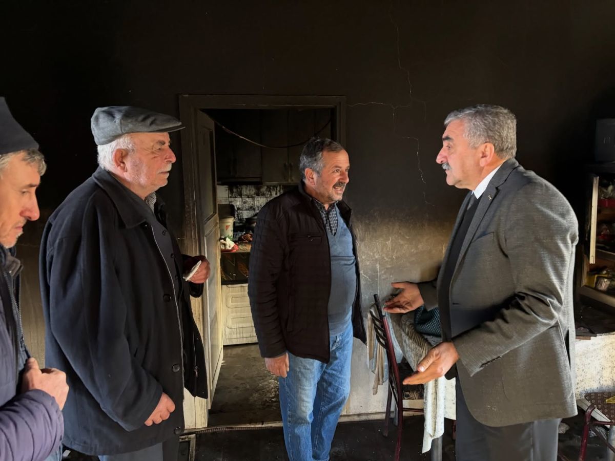 Balya Belediye Başkanı Orhan Gaga, Mancılık Mahallesi’nde ev yangınında zarar