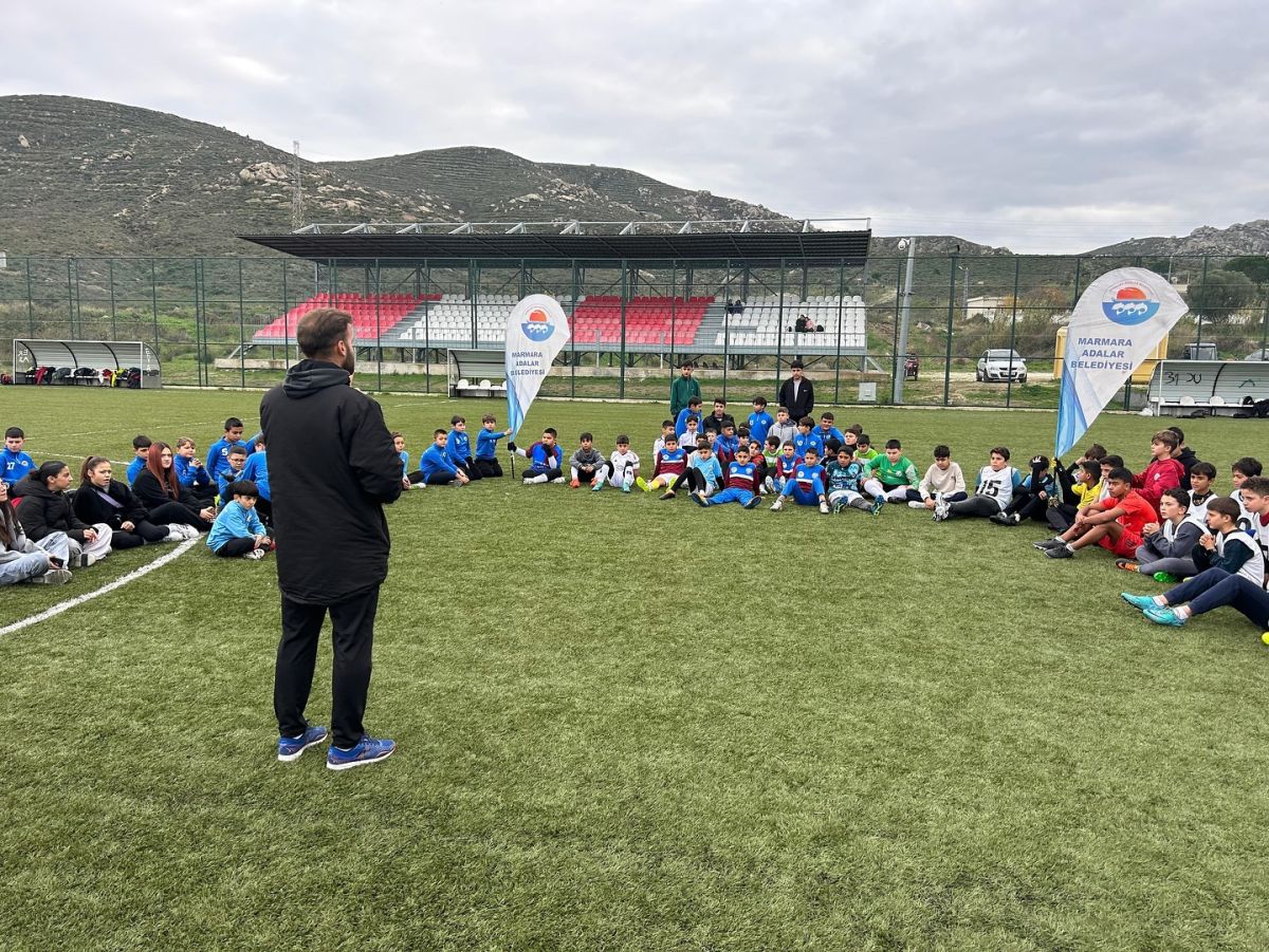 Marmara Adalar’da Çocuklar Sporla Buluştu! 587564825 18330152323211244 7277416250423850337 n - Marmara Bölge Gazetesi