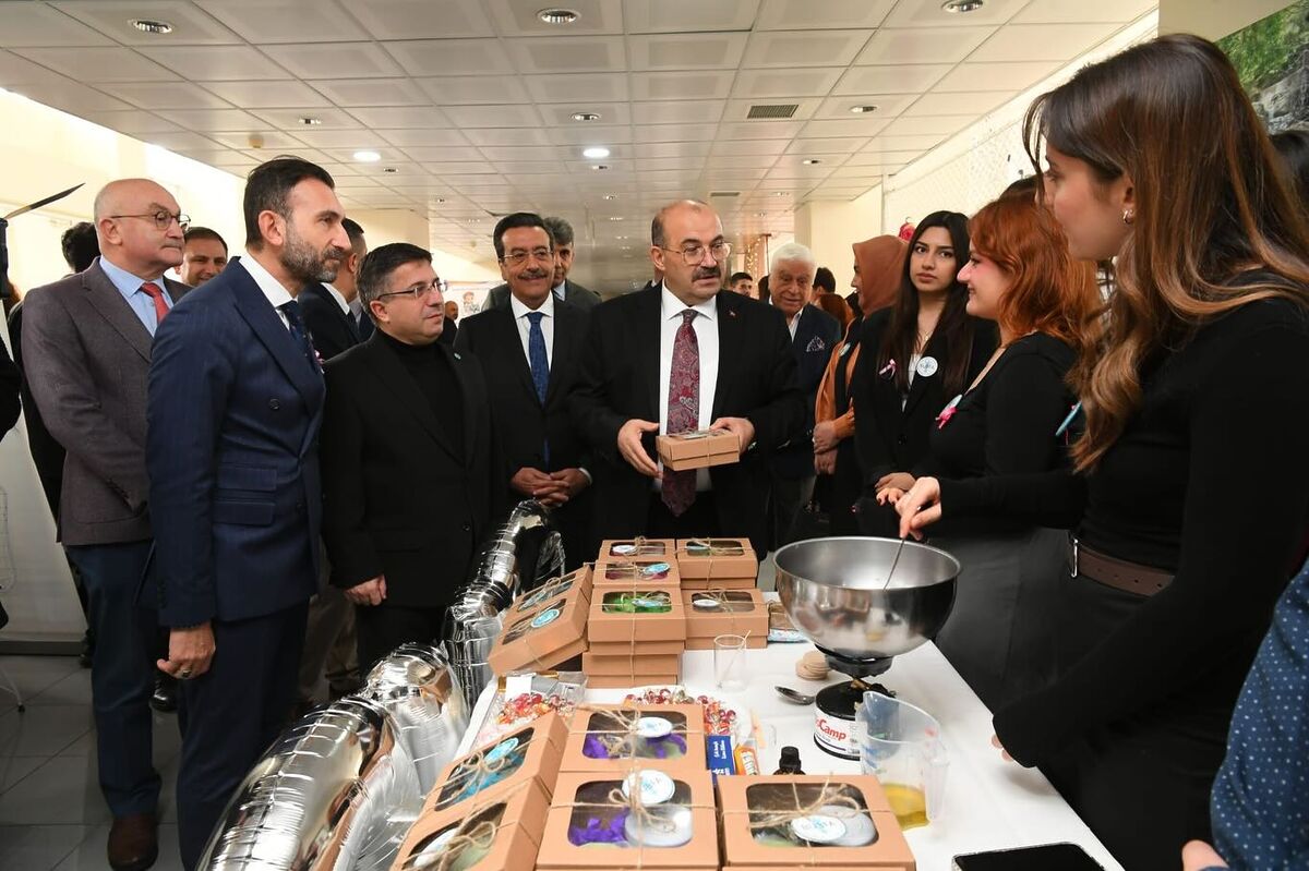 Burhaniye’de Gençlik Projeleri Tanıtıldı! 588974651 18318952900222704 5576701968560280675 n - Marmara Bölge Gazetesi