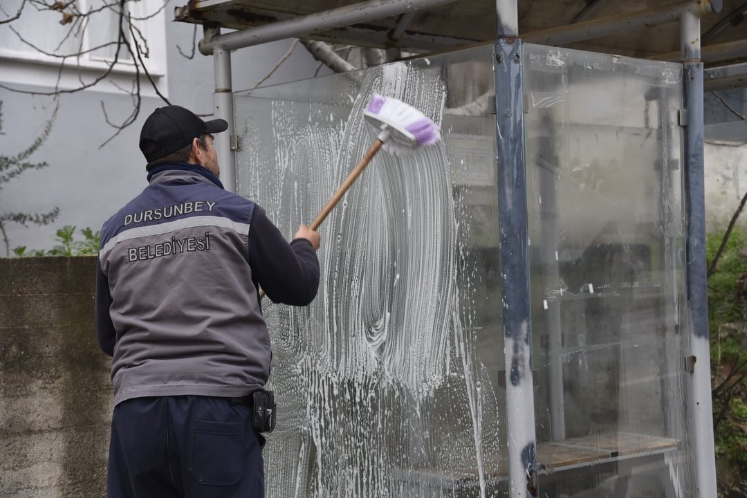 Otobüs Duraklarında Temizlik Alarmı Başladı! 589559387 18501760360079512 9205300183313947591 n - Marmara Bölge Gazetesi