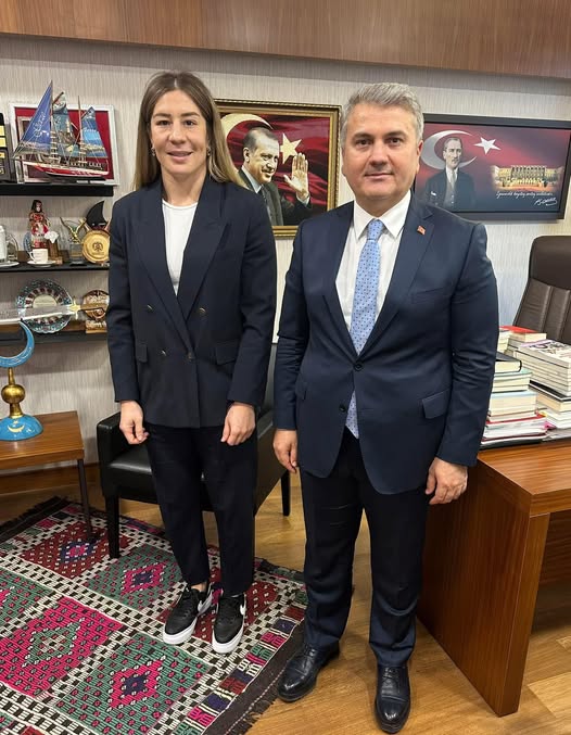 Balıkesir’in Gururu Yasemin Adar Yiğit’e Bakanlıkta Önemli Görev! 590552525 1281463790454718 7815048575553066254 n - Marmara Bölge Gazetesi