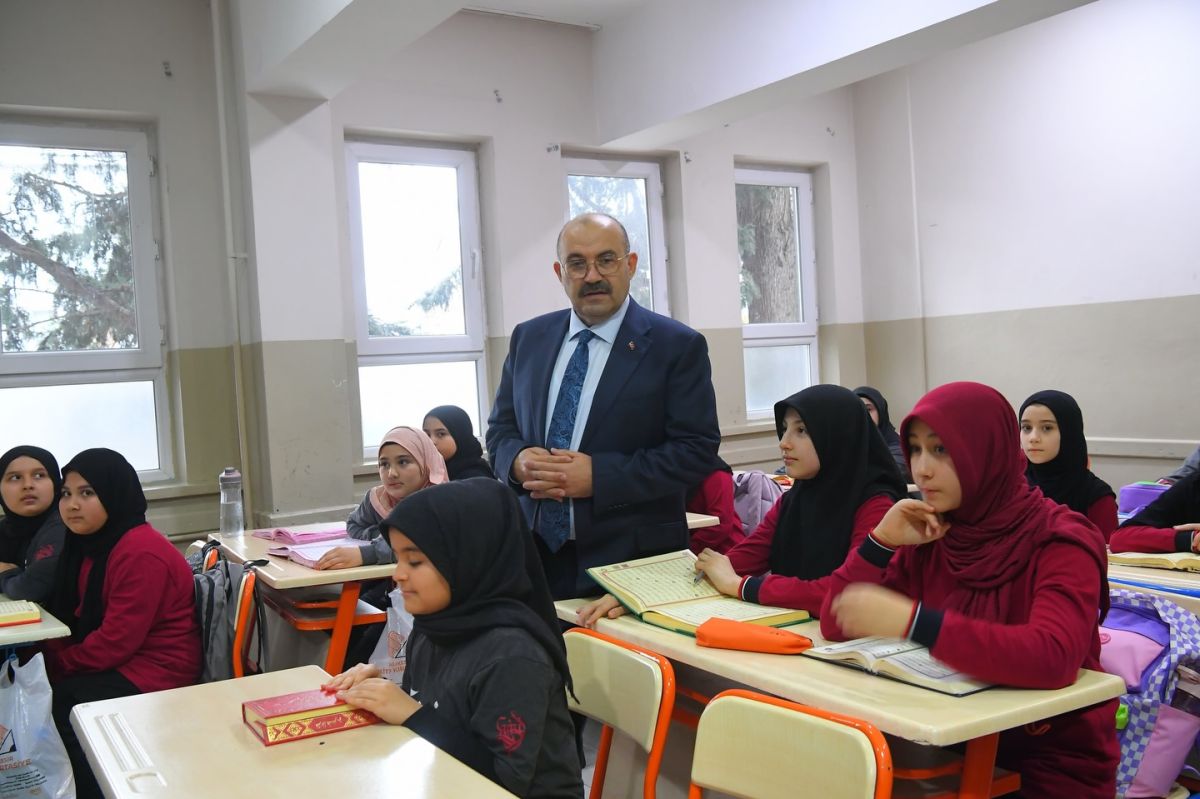 Balıkesir Valisi İsmail Ustaoğlu, Gazi İmam Hatip Ortaokulu Hafızlık Sınıfını