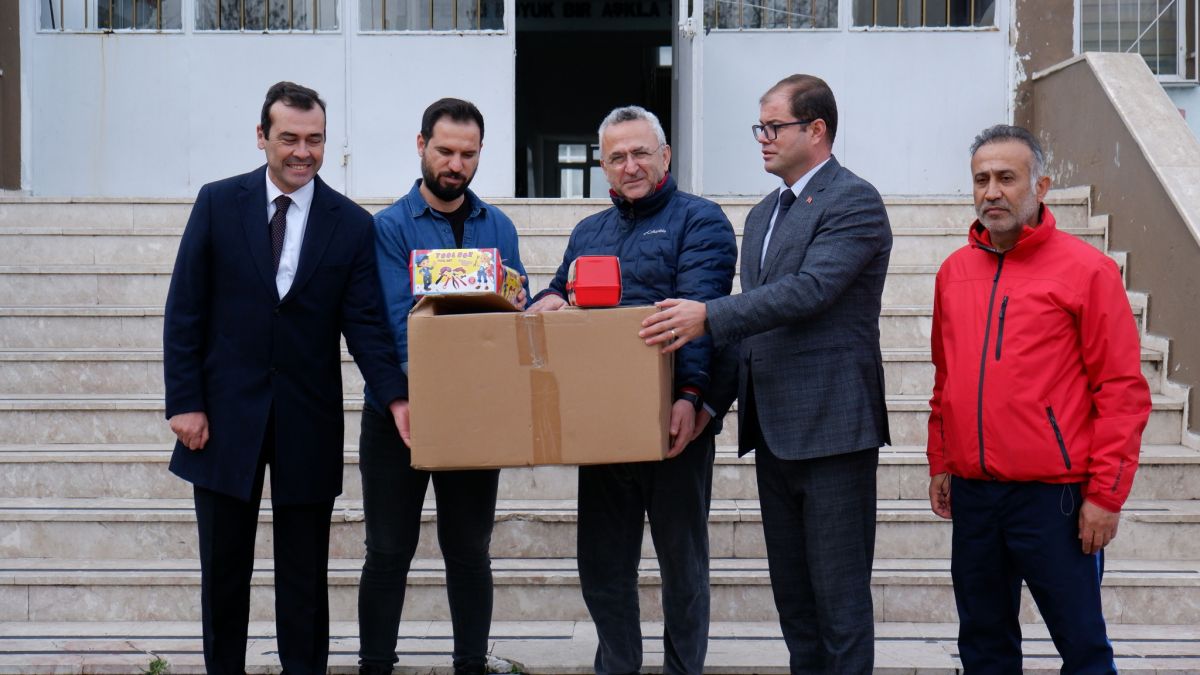 Susurluk’tan Gençlere Sürpriz! 591762620 1431975632264973 4496700172321927561 n - Marmara Bölge Gazetesi