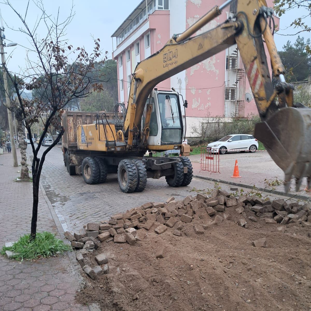 Bigadiç'te Yollar Kazıldı! 594958670 122221579100300867 9081573830974492150 n - Marmara Bölge Gazetesi