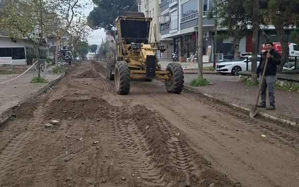 Bigadiç Belediyesi, Fethibey Mahallesi İnönü Caddesi’nde başlattığı sokak güzelleştirme çalışmalarını