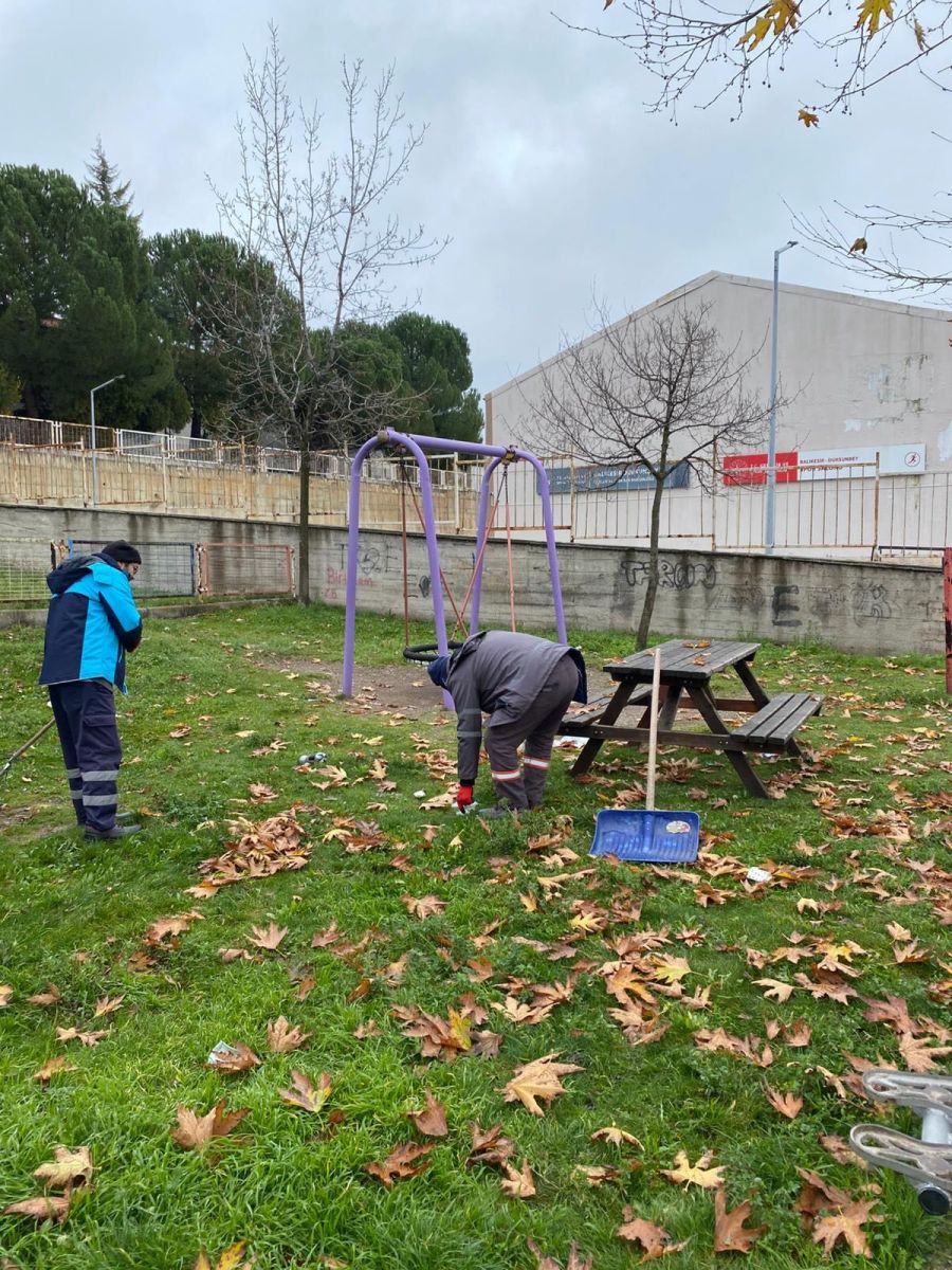 Dursunbey Belediyesi’nden Park ve Bahçelerde Yoğun Mesai 598078081 18502970338079512 2465391270226596625 n - Marmara Bölge Gazetesi