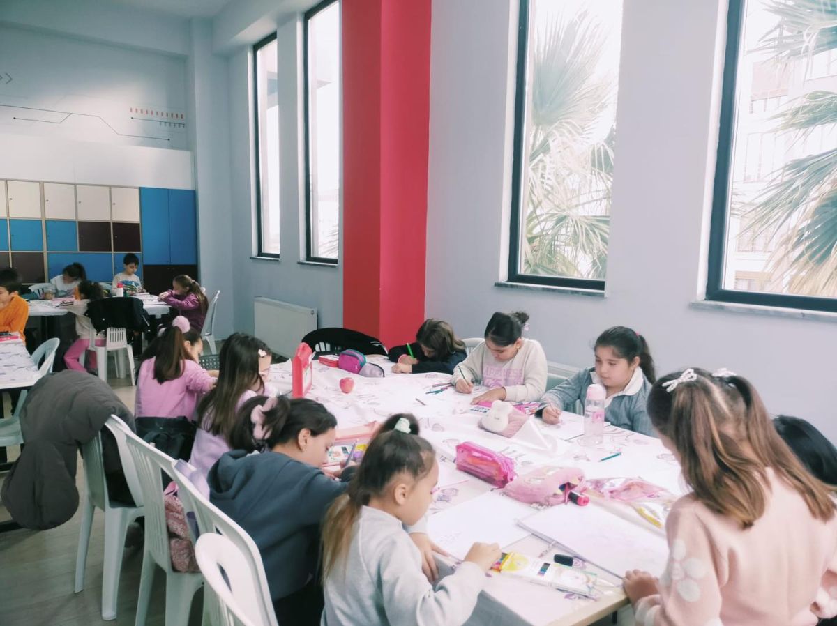Gençlerin sanata olan ilgisini destekleyen Havran Belediyesi, Gençlik Merkezi ile