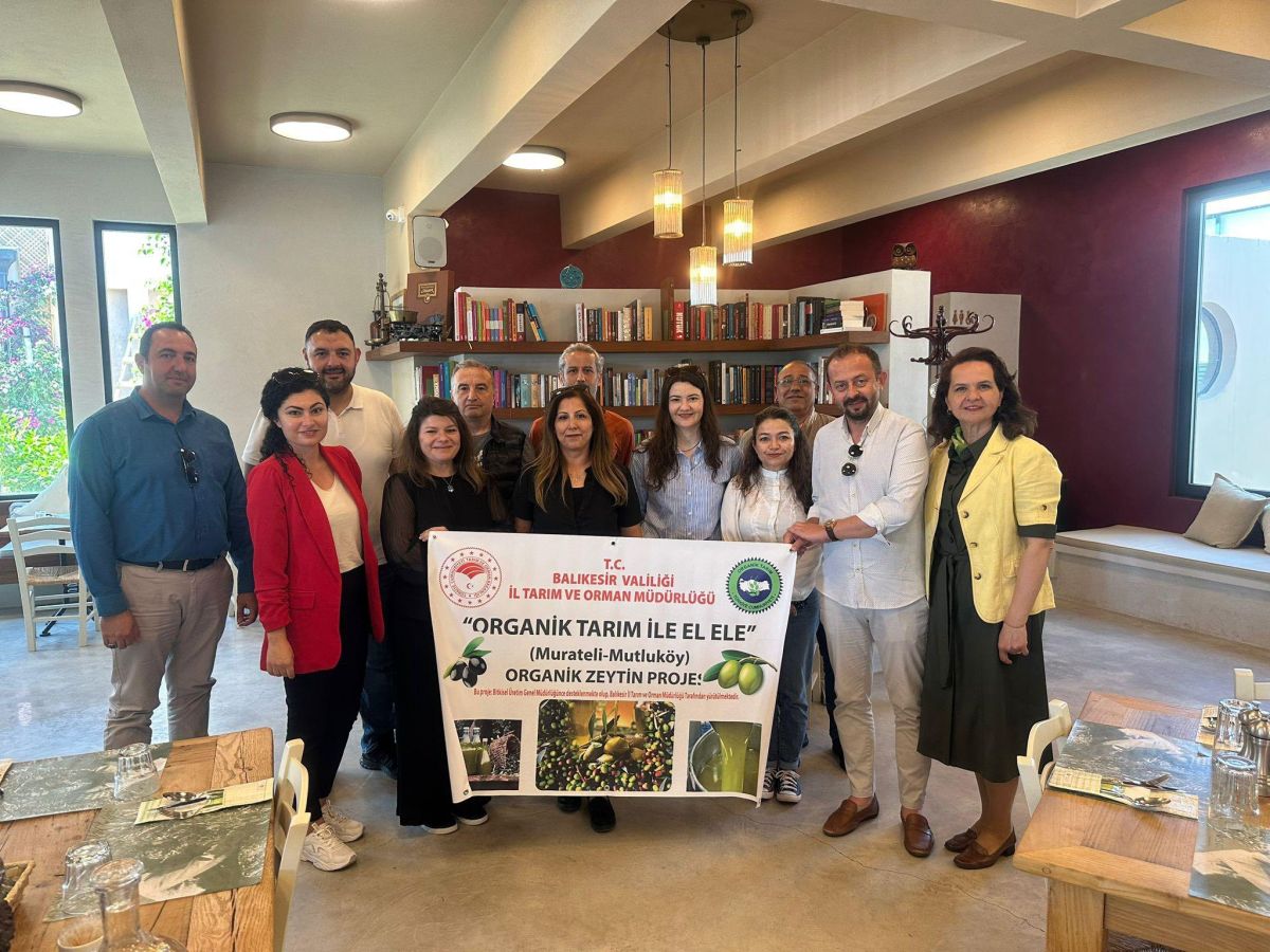 Ayvalık’ın Mutluköy ve Murateli mahallelerinde yürütülen Organik Zeytin Köyü Projesi