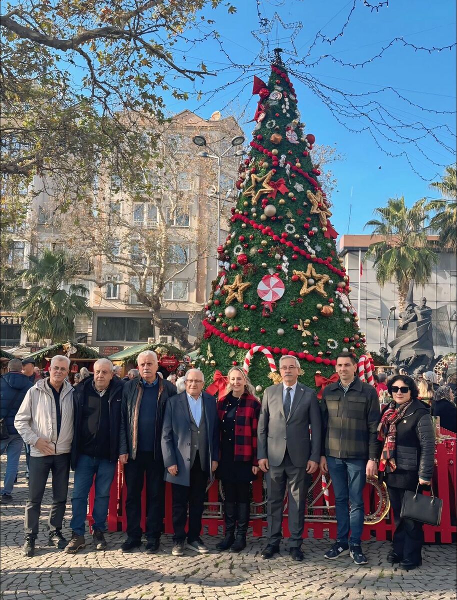 Erdek’te Yılbaşı Pazarı Açıldı 601476118 1501299138705498 6937152050456680835 n - Marmara Bölge Gazetesi
