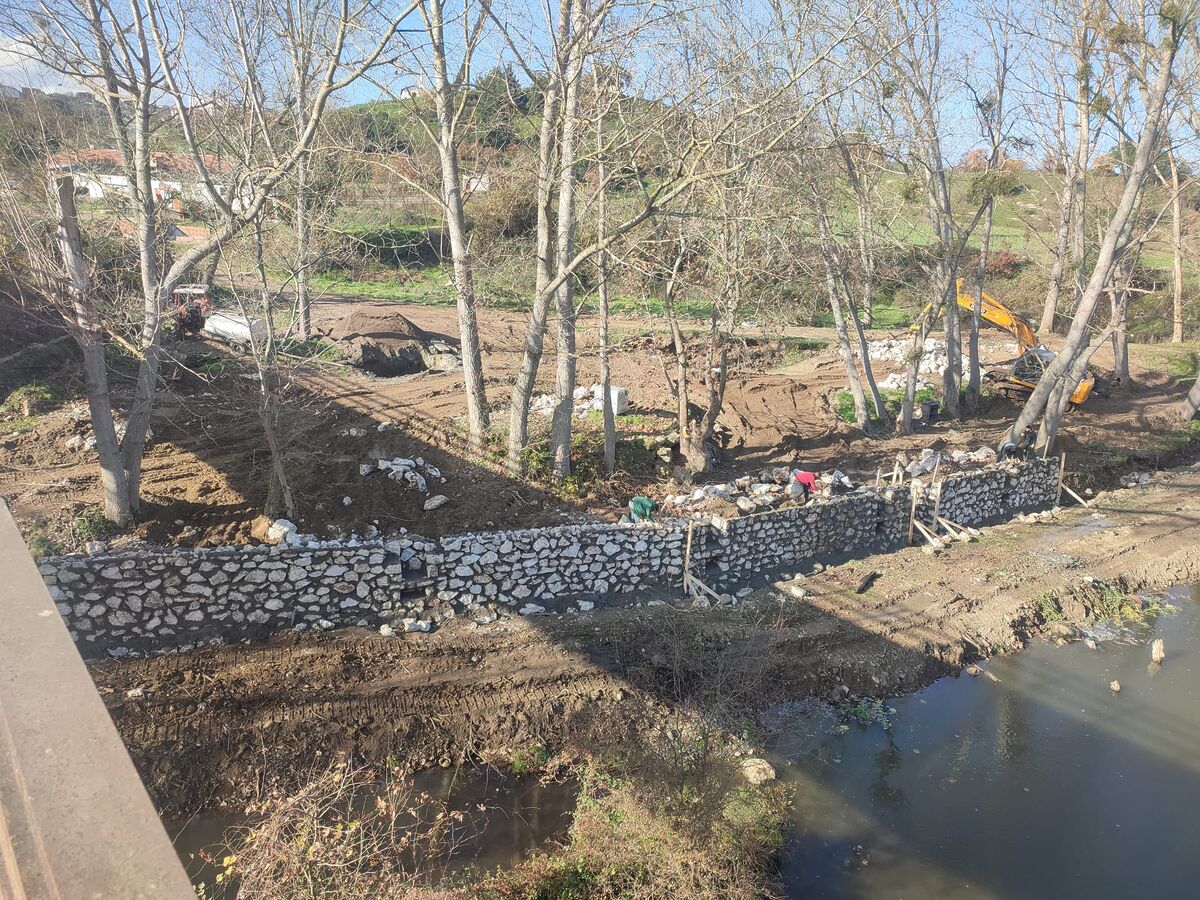 İvrindi genelinde eş zamanlı yürütülen yol, sosyal alan ve altyapı