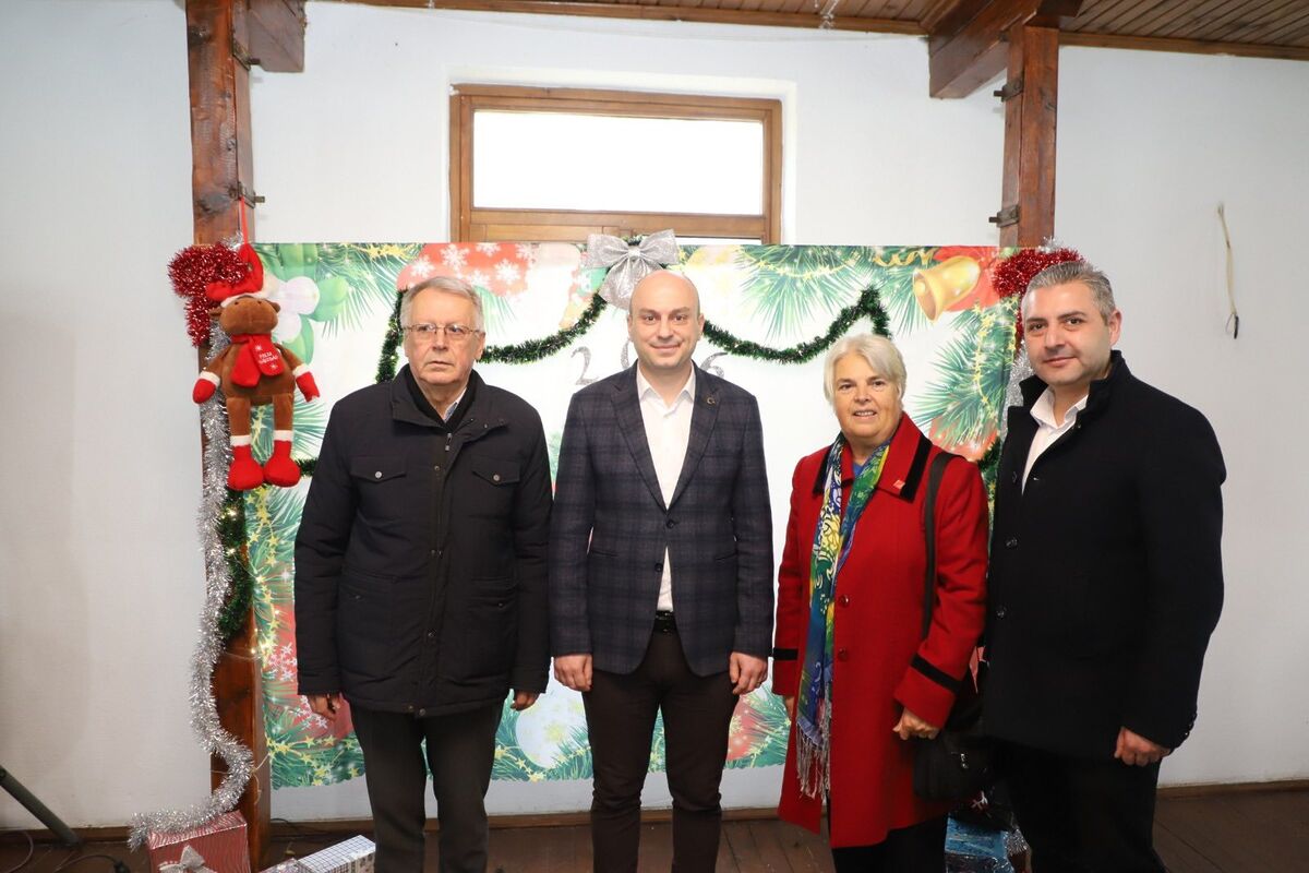Balıkesir’de Kadın El Emeği Yılbaşı Çarşısı Kapılarını Açtı 601527522 1319373666899334 122637789611011750 n - Marmara Bölge Gazetesi