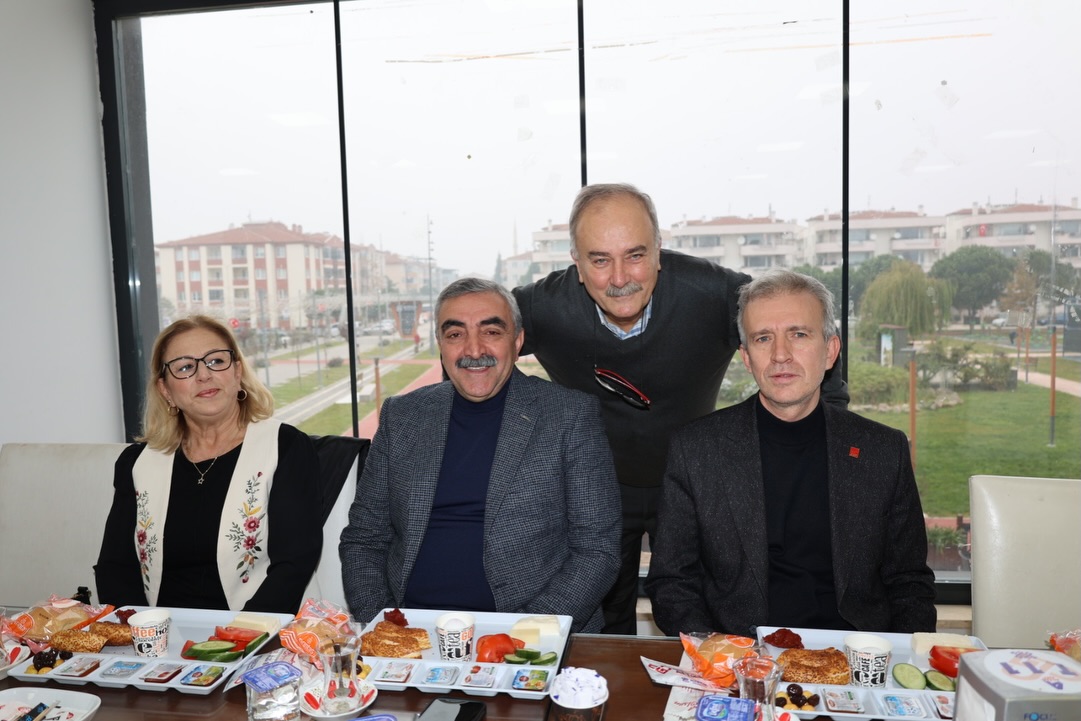 Balıkesir’de Depremzedeler İçin Anlamlı Kahvaltı 601965037 18212108080315533 4272115702404009676 n - Marmara Bölge Gazetesi