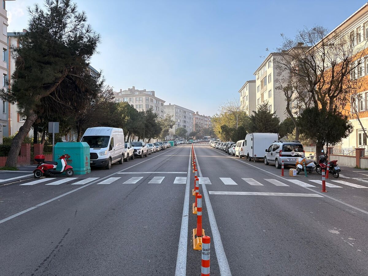 Bandırma’nın 3 Caddesinde Trafik Krizi 603044072 18339930679225400 8793527653109251459 n - Marmara Bölge Gazetesi