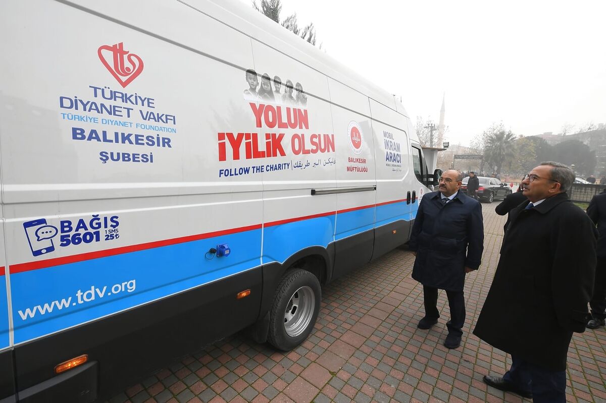 Balıkesir Valisi İsmail Ustaoğlu, Türkiye Diyanet Vakfı Balıkesir Şube Başkanlığı