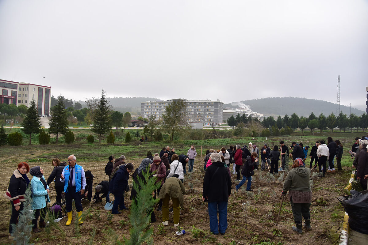 Balıkesir’de Kuşaklar Arası Lavanta Etkinliği 603919413 1303139601843228 8793469155551996386 n - Marmara Bölge Gazetesi