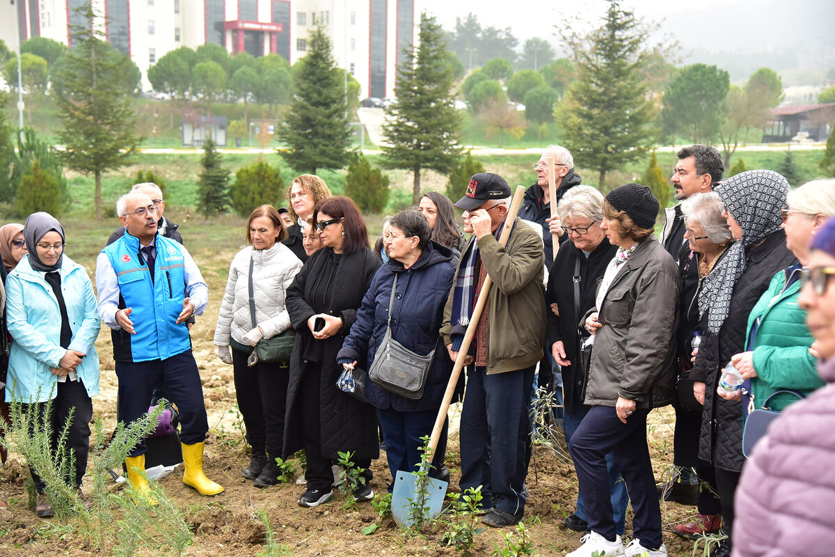 Balıkesir’de Kuşaklar Arası Lavanta Etkinliği 603961991 1303139475176574 5390208201855381319 n - Marmara Bölge Gazetesi