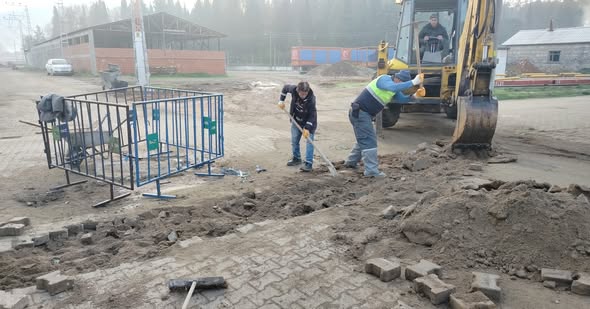 Susurluk Belediyesi Fen İşleri Müdürlüğü ekipleri, ilçe genelinde bakım, onarım