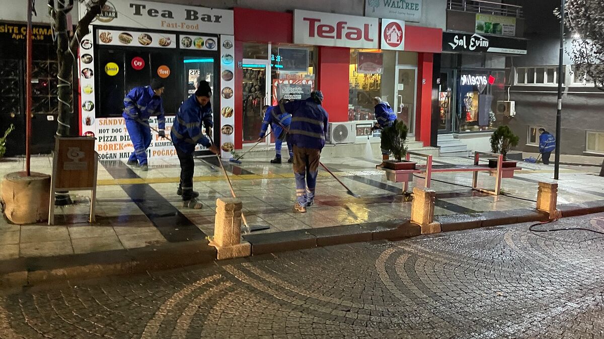 Bandırma Yeni Yıla Hazır! 605748279 18340439182225400 6824503878051064346 n - Marmara Bölge Gazetesi