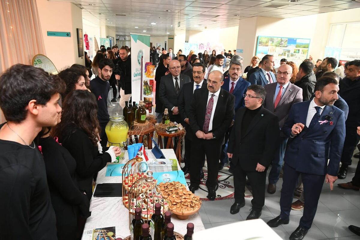 Burhaniye’de Gençlik Projeleri Tanıtıldı! 605849262 18318952888222704 4559522664550240681 n - Marmara Bölge Gazetesi