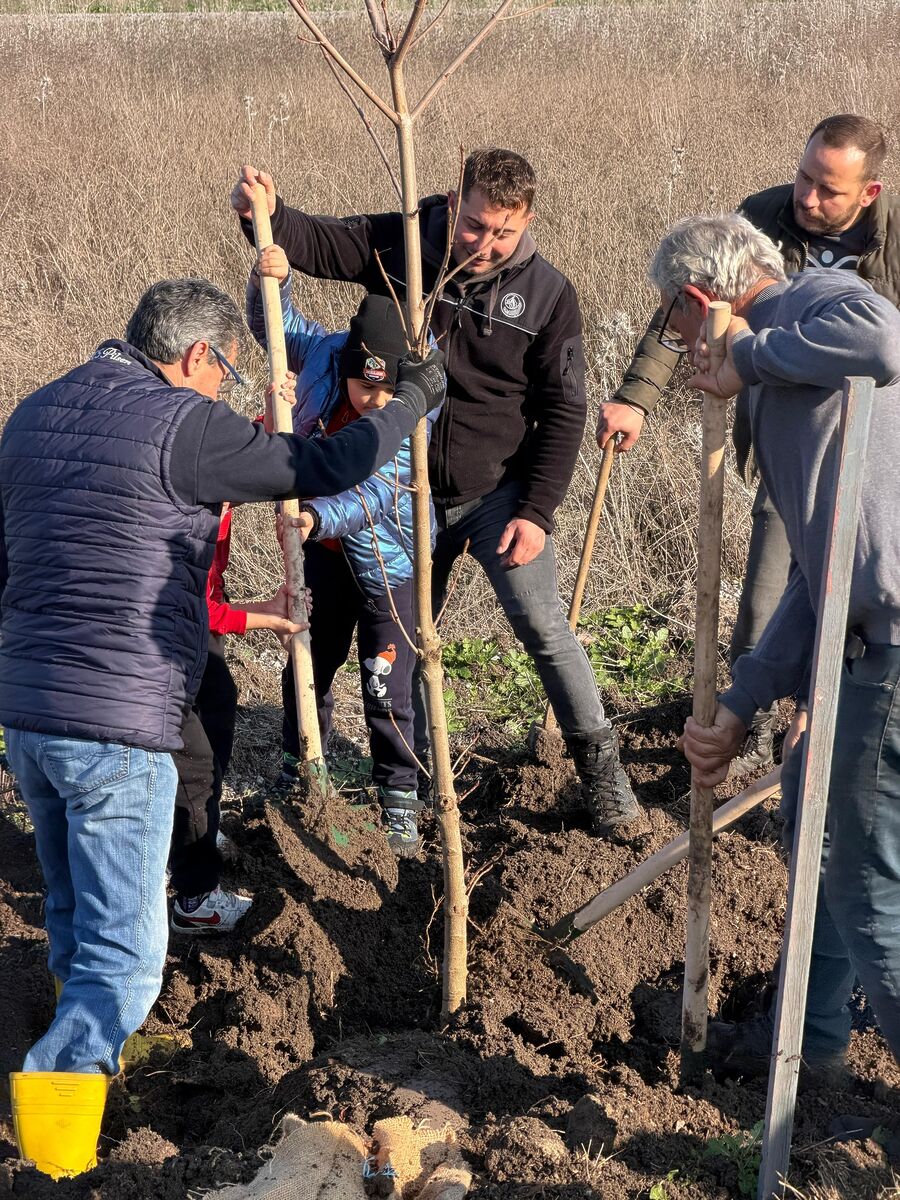 Balıkesir’de Köy Yollarında Görenleri Durduran Manzara 605860646 1328241862677482 8829643021951770089 n - Marmara Bölge Gazetesi