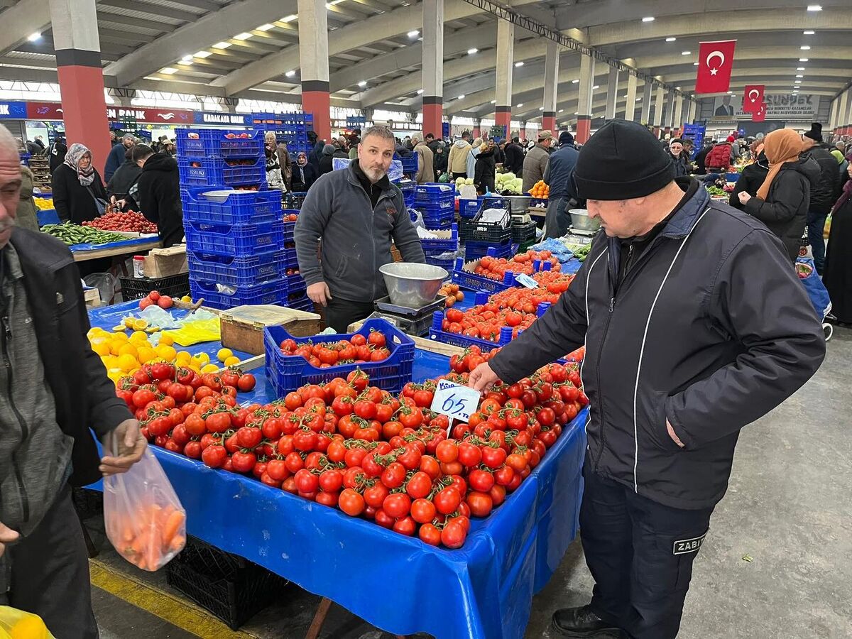 Dursunbey Belediyesi’nden Pazar Yerlerine Sıkı Denetim 607121650 18505138474079512 4479082226373849257 n 1 - Marmara Bölge Gazetesi