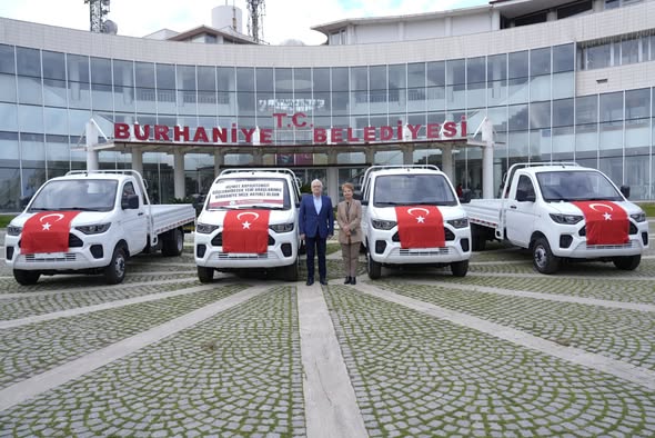 Burhaniye Belediyesi, ilçe genelinde yürütülen belediye hizmetlerinin daha hızlı, etkin