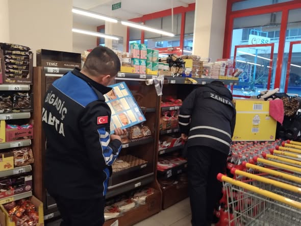 Bigadiç Belediyesi, ilçe genelinde vatandaşların güvenli ve sağlıklı alışveriş yapabilmesi