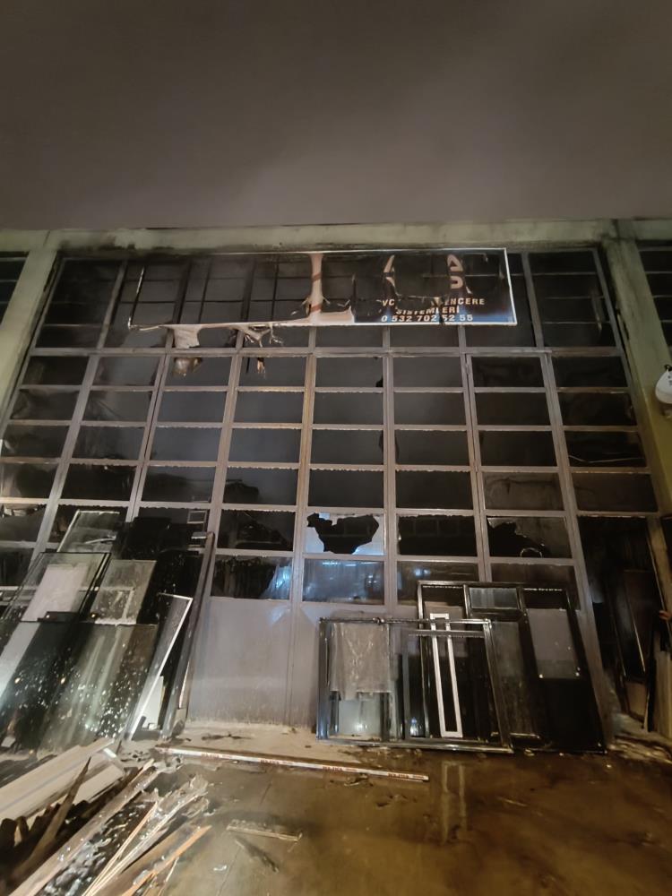Gönen’de İş Yeri Küle Döndü! AW592612 04 - Marmara Bölge Gazetesi