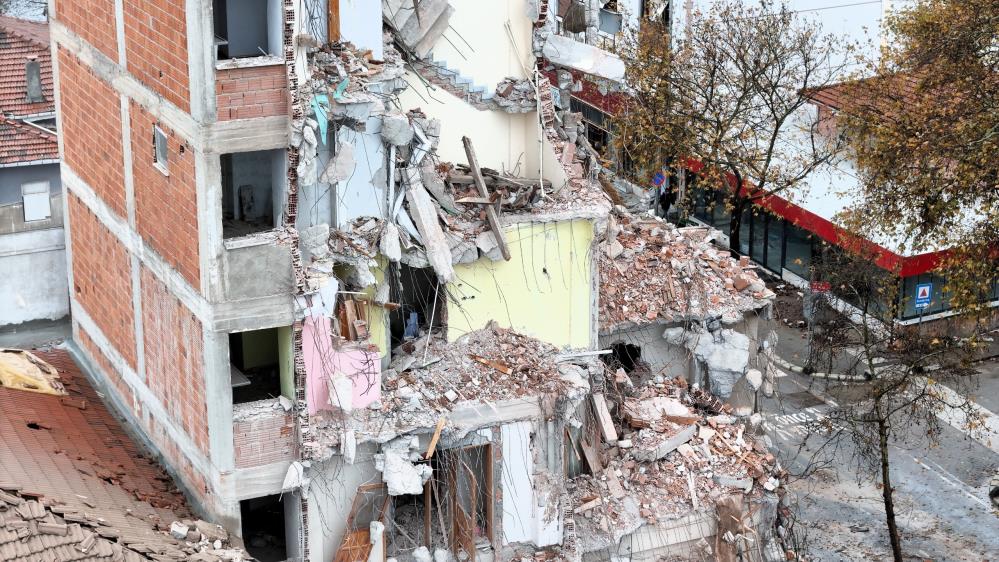 Sındırgı’da Riskli Yapılar Yıkılıyor! AW595155 08 - Marmara Bölge Gazetesi