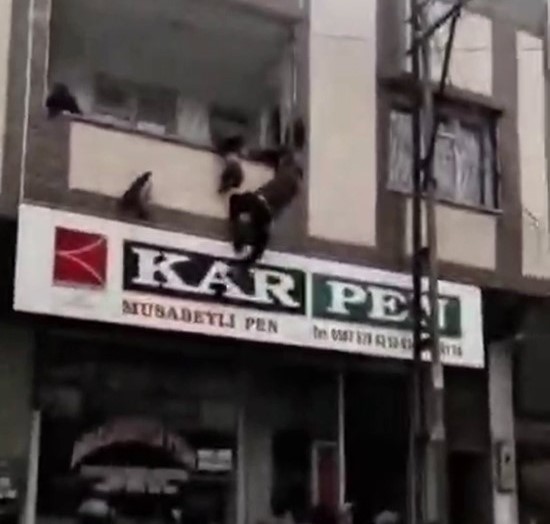 Yürekler Ağıza Geldi AW597552 02 - Marmara Bölge Gazetesi