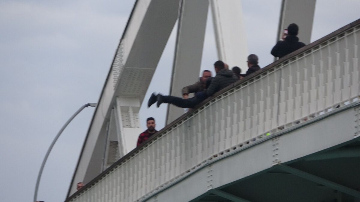 7’nci Kez İntihara Kalkıştı AW604493 03 - Marmara Bölge Gazetesi