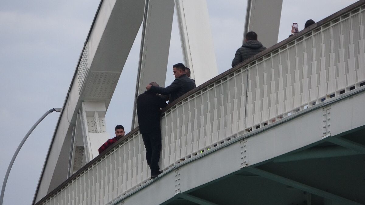 7’nci Kez İntihara Kalkıştı AW604493 05 - Marmara Bölge Gazetesi