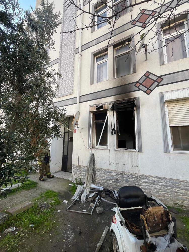 Ayvalık’ta Bir Ev Küle Döndü! AW605009 04 - Marmara Bölge Gazetesi
