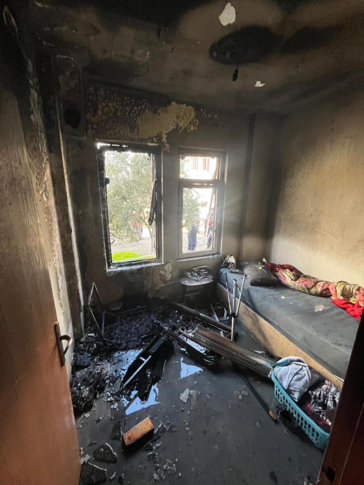 Balıkesir’in Ayvalık ilçesinde bir apartmanın alt katındaki dairede henüz belirlenemeyen